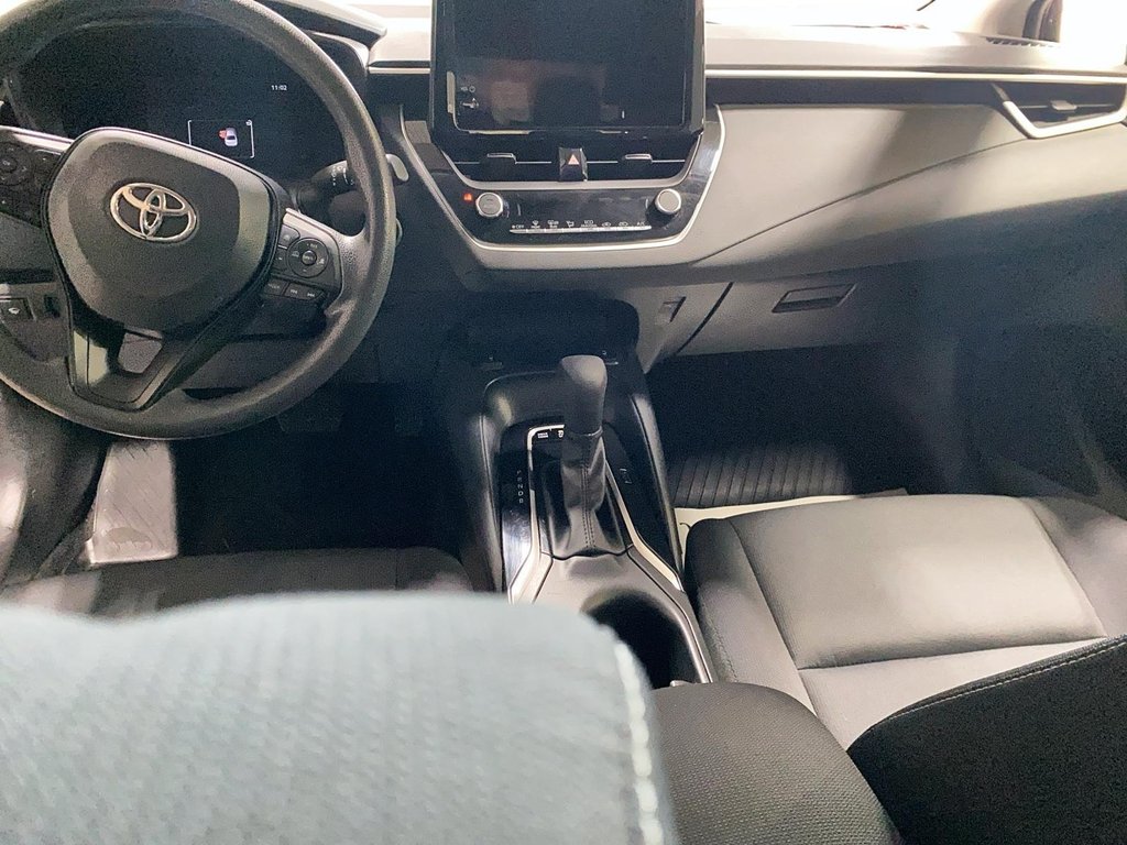 Toyota Corolla Hybrid LE 2023 à Chicoutimi, Québec - 10 - w1024h768px