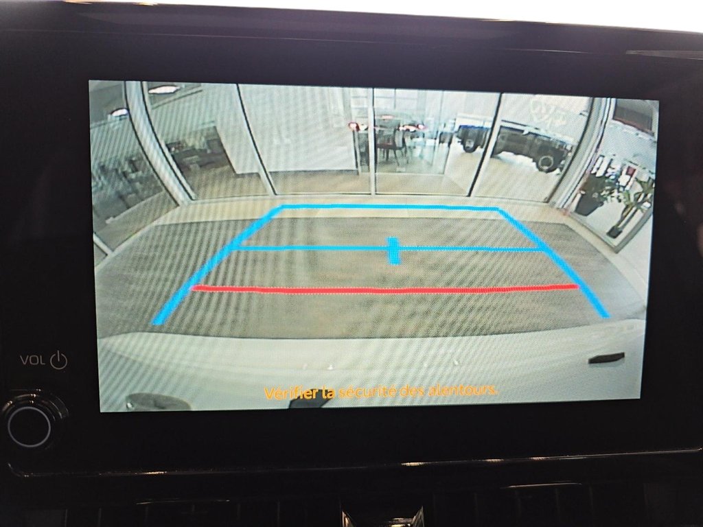 2024 Toyota Corolla in Baie-Comeau, Quebec - 16 - w1024h768px