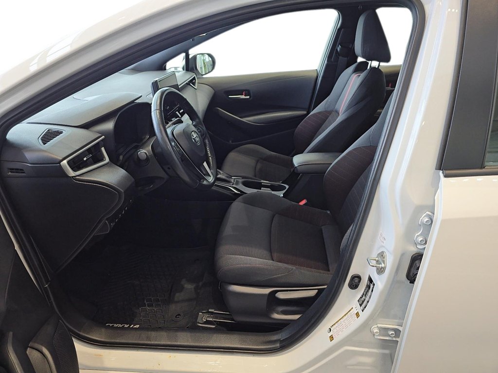 2024 Toyota Corolla in Baie-Comeau, Quebec - 8 - w1024h768px
