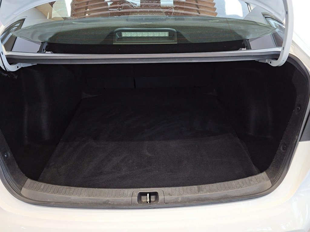 2024 Toyota Corolla in Baie-Comeau, Quebec - 5 - w1024h768px