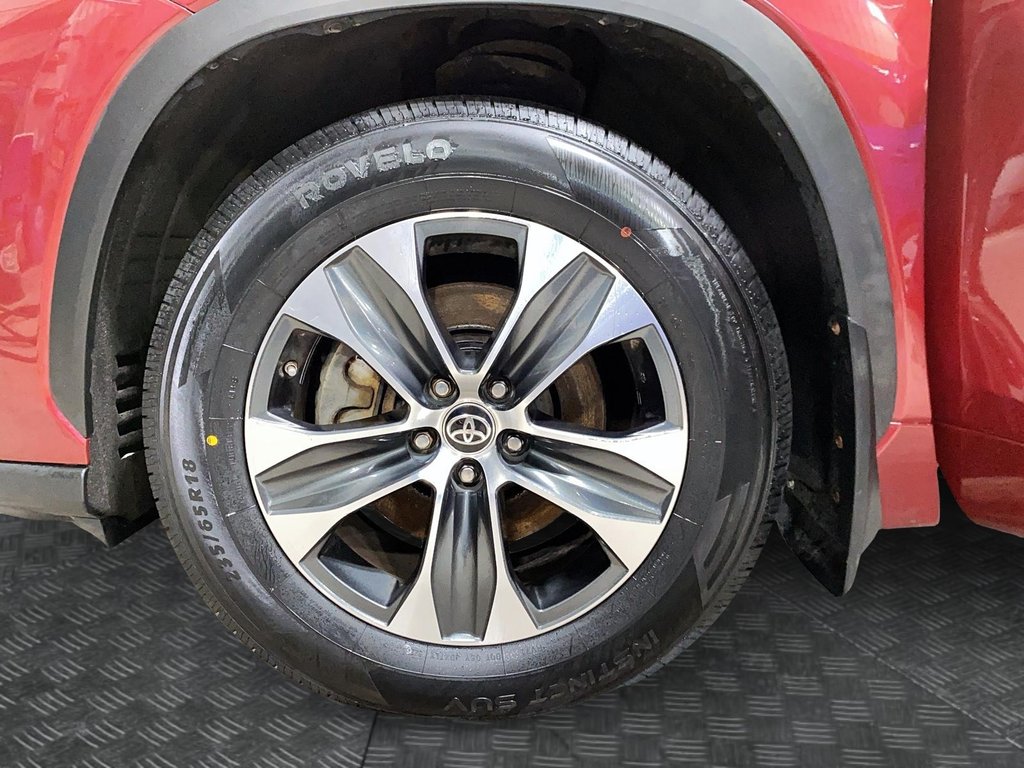 2020 Toyota Highlander in Jonquière, Quebec - 11 - w1024h768px