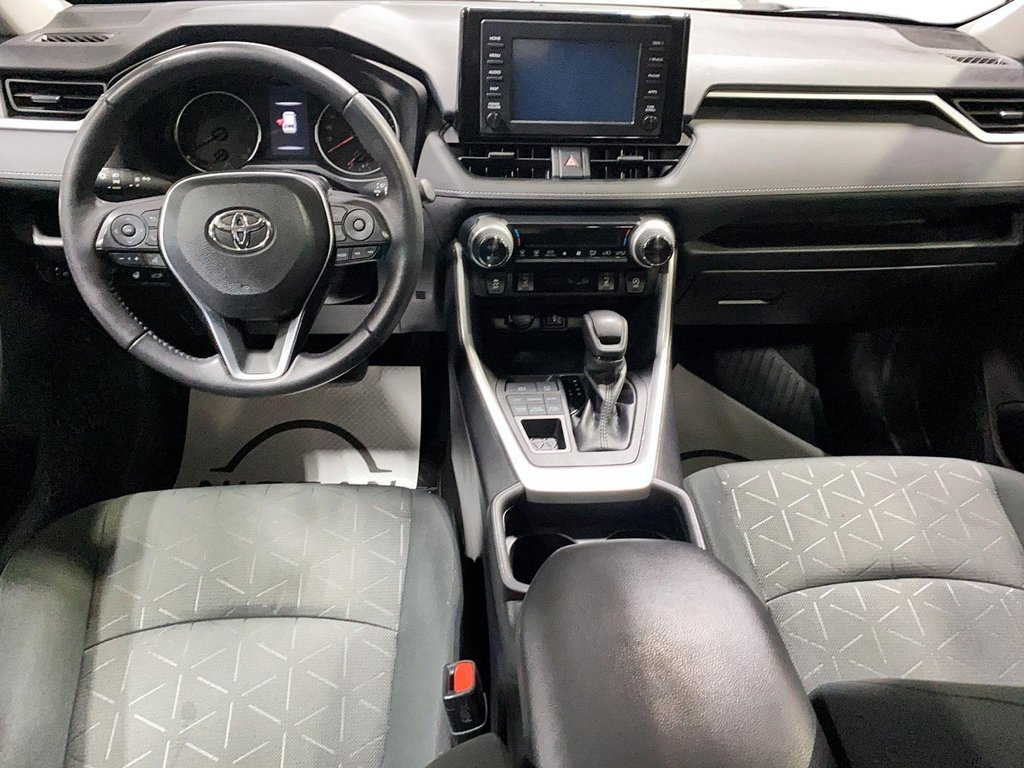 2021 Toyota RAV4 AWD XLE in Chicoutimi, Quebec - 10 - w1024h768px