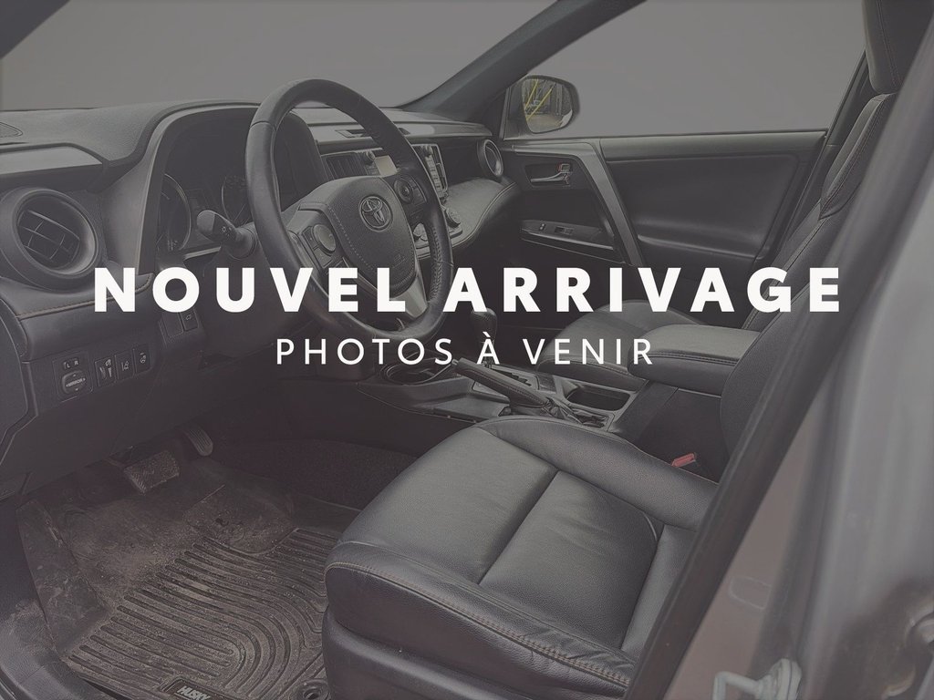 2017 Toyota RAV4 Hybrid in Sept-Îles, Quebec - 5 - w1024h768px