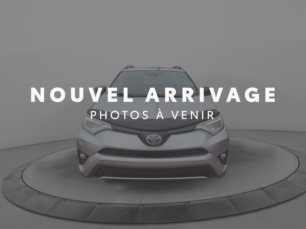 2017 Toyota RAV4 Hybrid in Sept-Îles, Quebec - 2 - w1024h768px