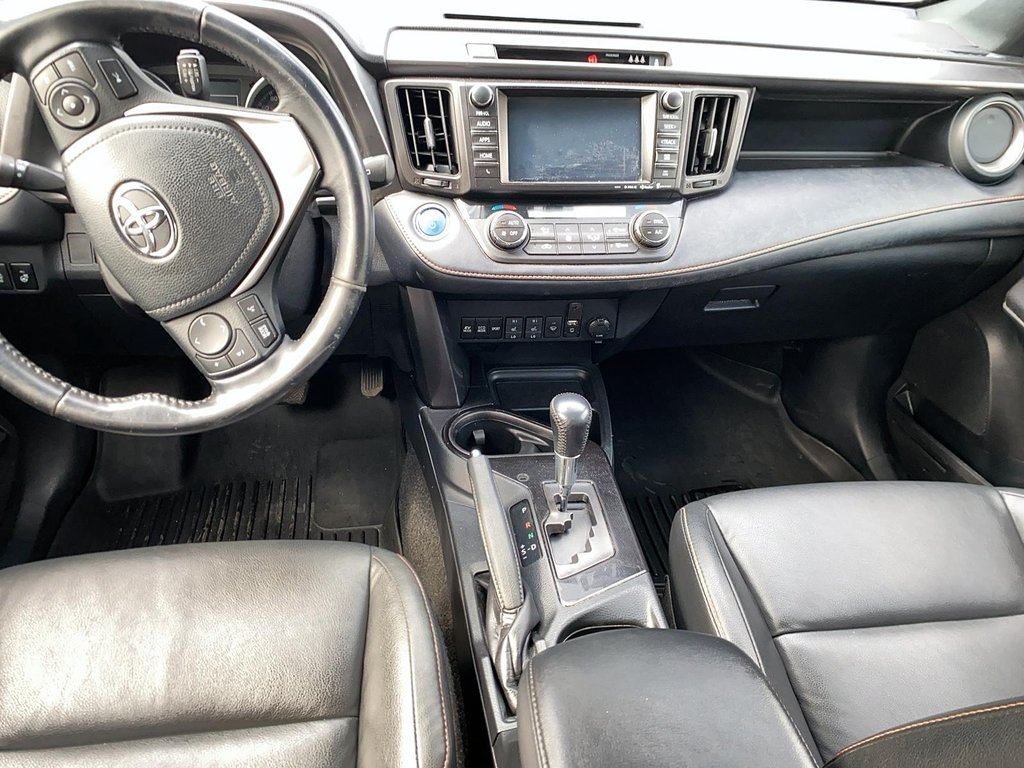 2017 Toyota RAV4 Hybrid SE in Chicoutimi, Quebec - 7 - w1024h768px