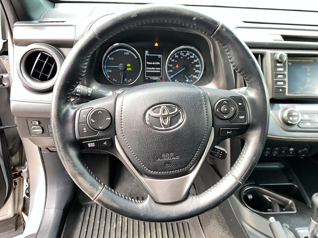 2017 Toyota RAV4 Hybrid SE in Chicoutimi, Quebec - 12 - w1024h768px