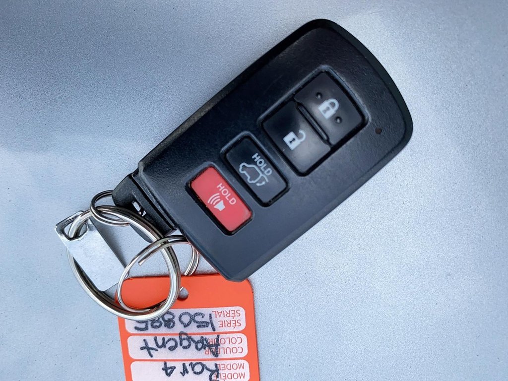 2017 Toyota RAV4 Hybrid SE in Chicoutimi, Quebec - 19 - w1024h768px
