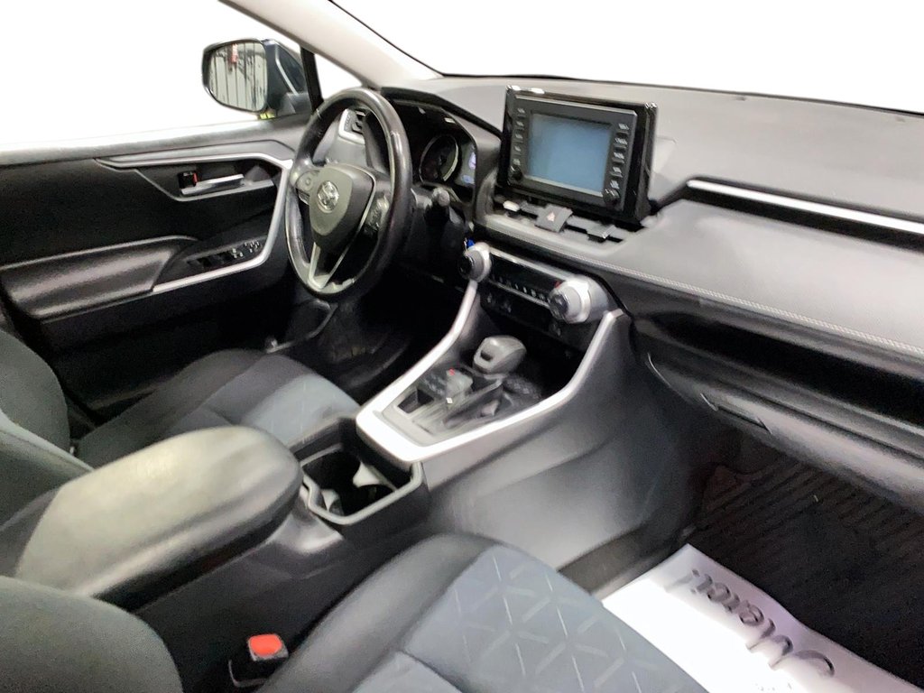 2019 Toyota RAV4 in Baie-Comeau, Quebec - 18 - w1024h768px