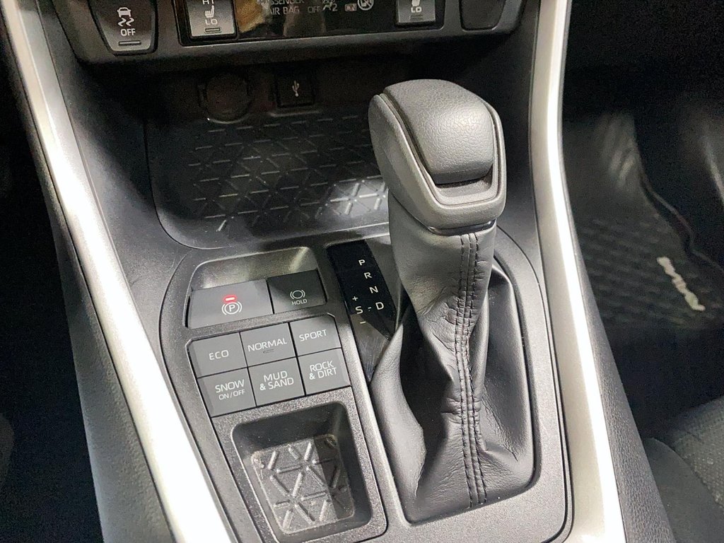 2020 Toyota RAV4 in Jonquière, Quebec - 14 - w1024h768px