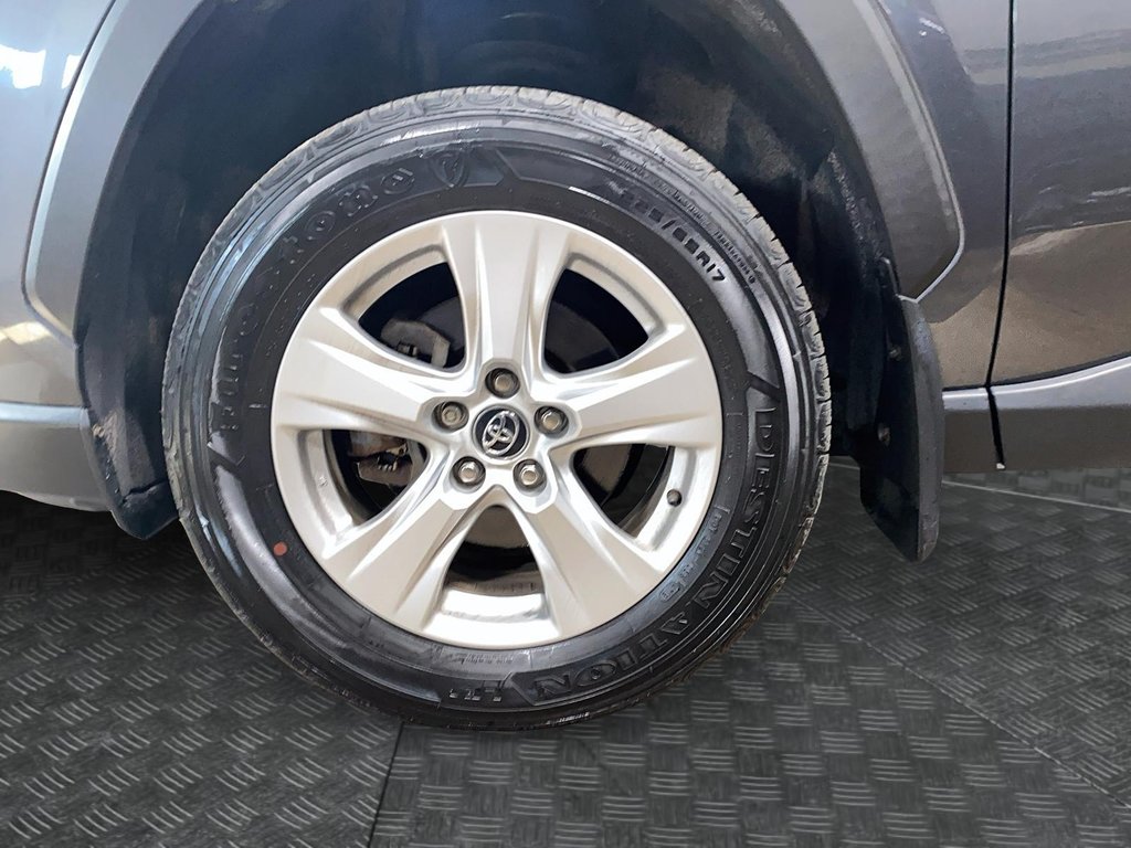Toyota RAV4  2020 à Jonquière, Québec - 7 - w1024h768px