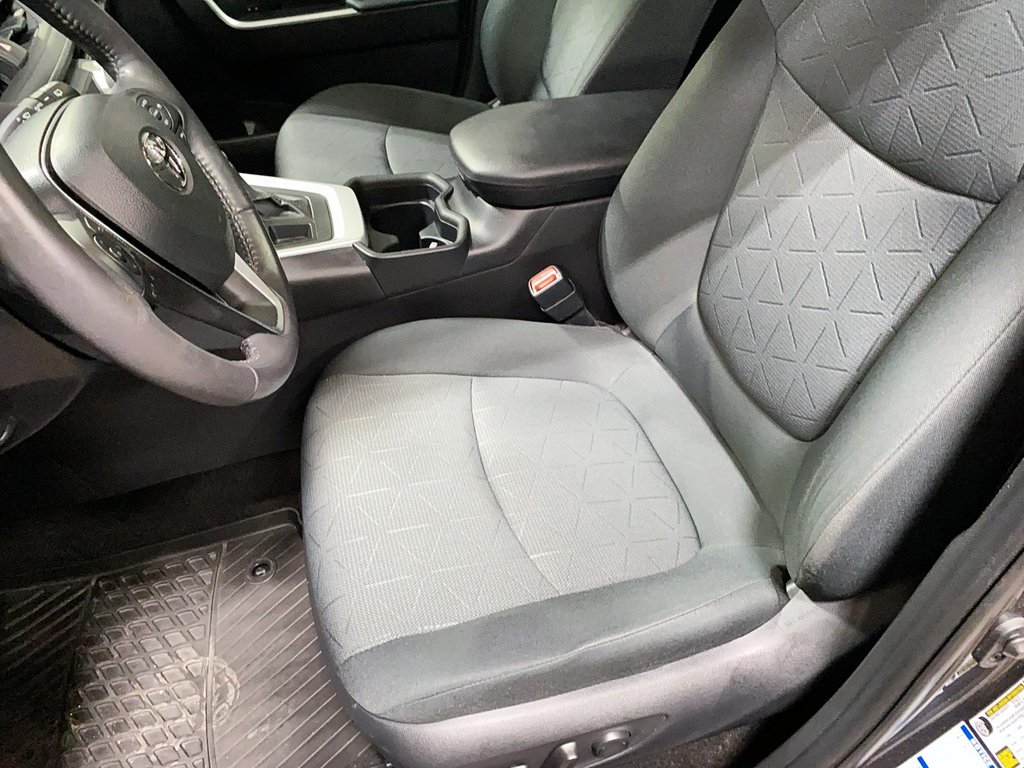 Toyota RAV4  2020 à Jonquière, Québec - 11 - w1024h768px