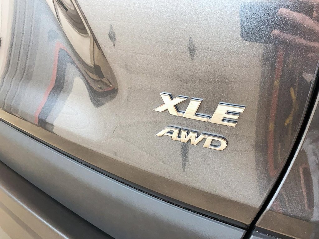 2020 Toyota RAV4 in Jonquière, Quebec - 15 - w1024h768px