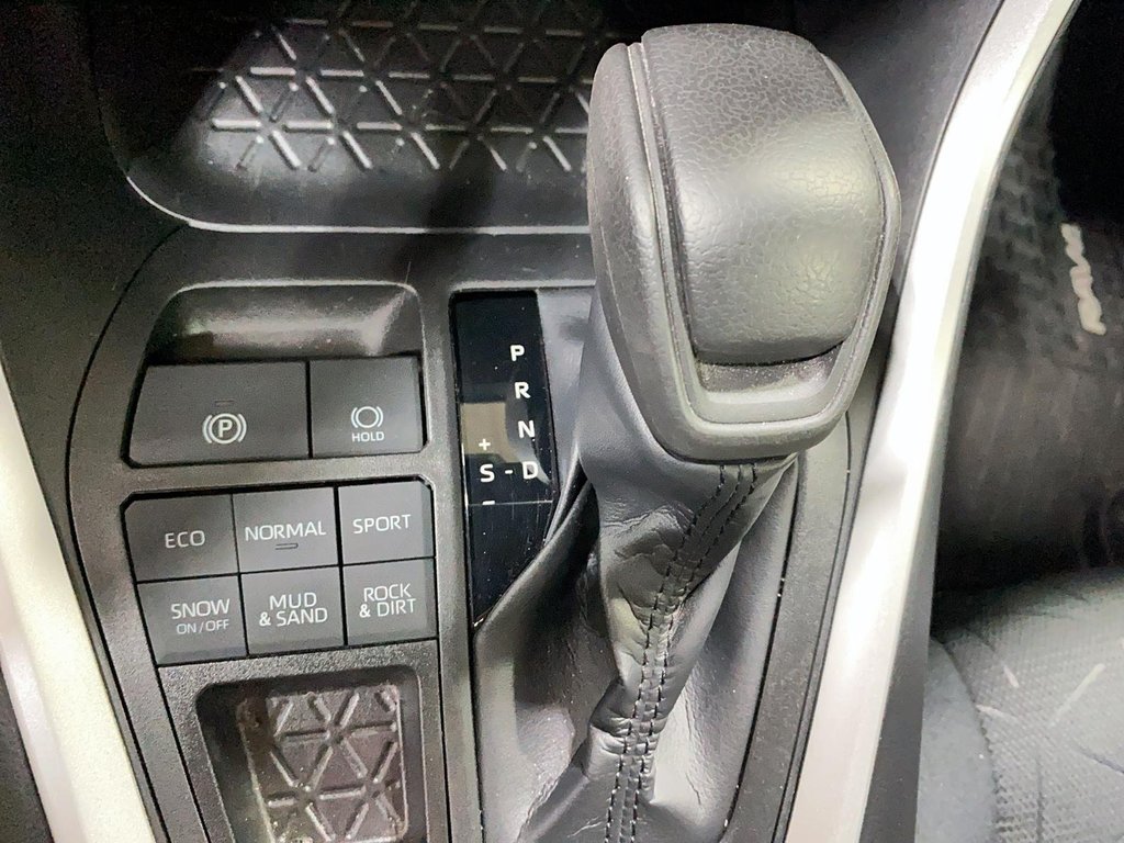 Toyota RAV4  2020 à Jonquière, Québec - 15 - w1024h768px