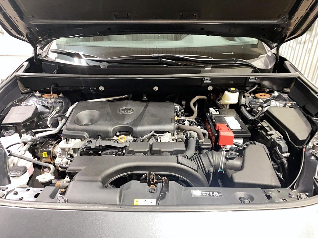 2020 Toyota RAV4 in Jonquière, Quebec - 7 - w1024h768px