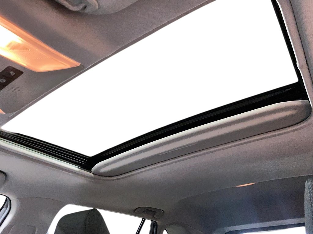 2020 Toyota RAV4 in Jonquière, Quebec - 16 - w1024h768px