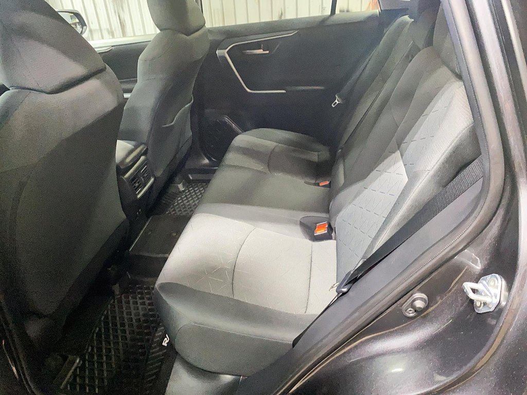 Toyota RAV4  2020 à Jonquière, Québec - 8 - w1024h768px