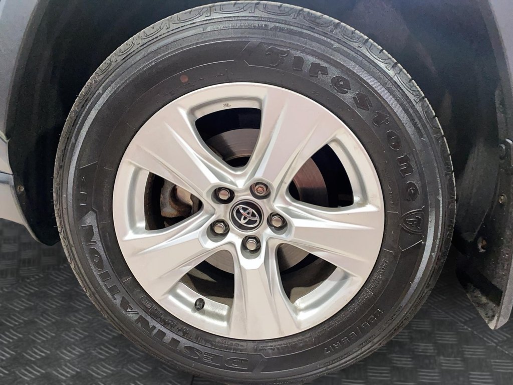 2020 Toyota RAV4 in Jonquière, Quebec - 6 - w1024h768px