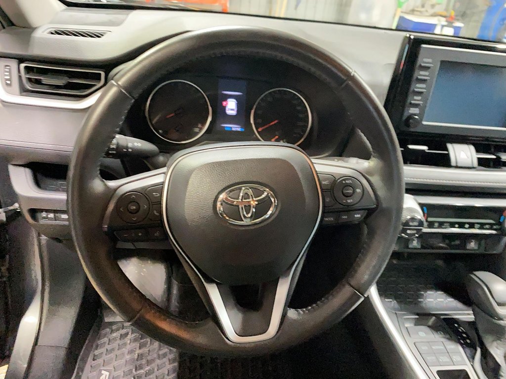 2020 Toyota RAV4 in Jonquière, Quebec - 11 - w1024h768px