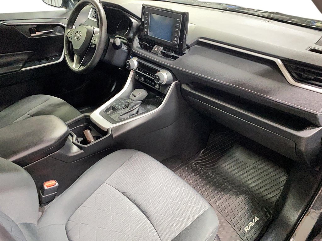 2020 Toyota RAV4 in Jonquière, Quebec - 20 - w1024h768px