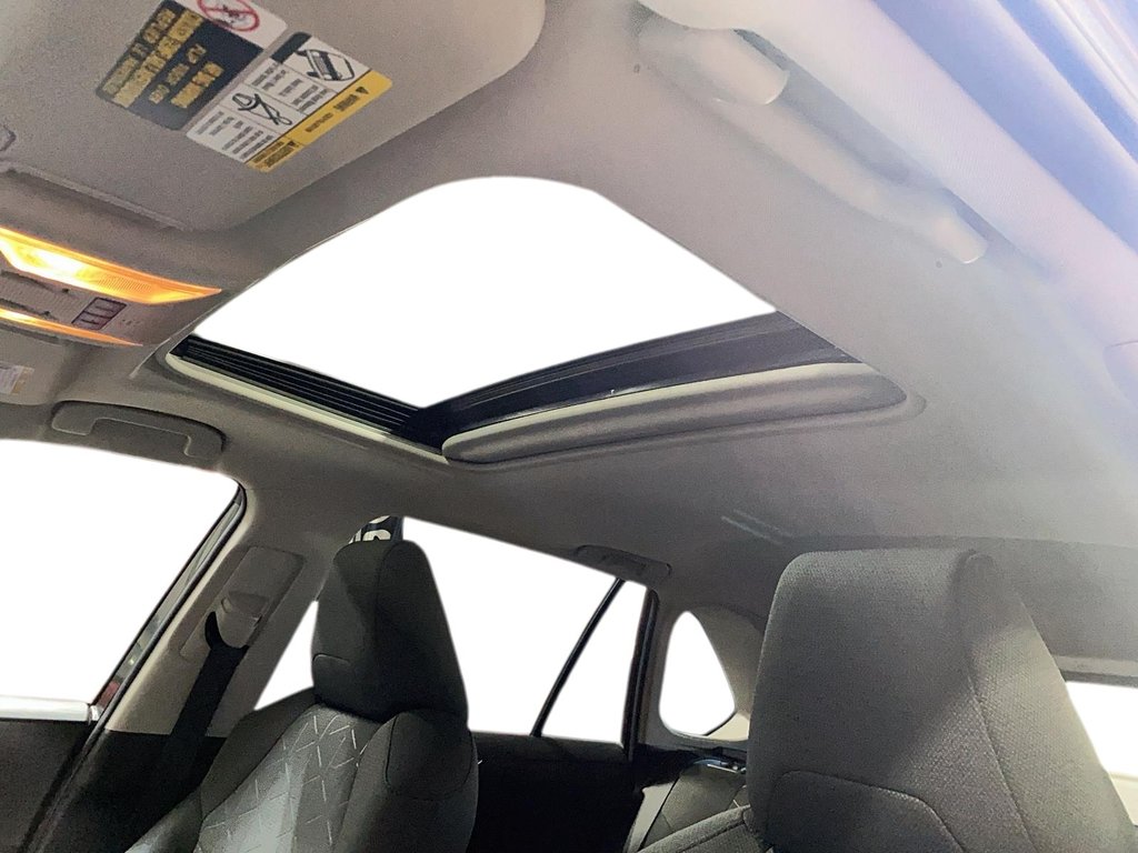 2020 Toyota RAV4 in Jonquière, Quebec - 9 - w1024h768px