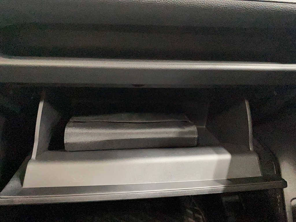 2020 Toyota RAV4 in Jonquière, Quebec - 14 - w1024h768px