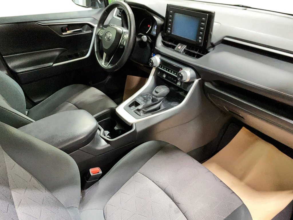 2020 Toyota RAV4 XLE in Jonquière, Quebec - 21 - w1024h768px