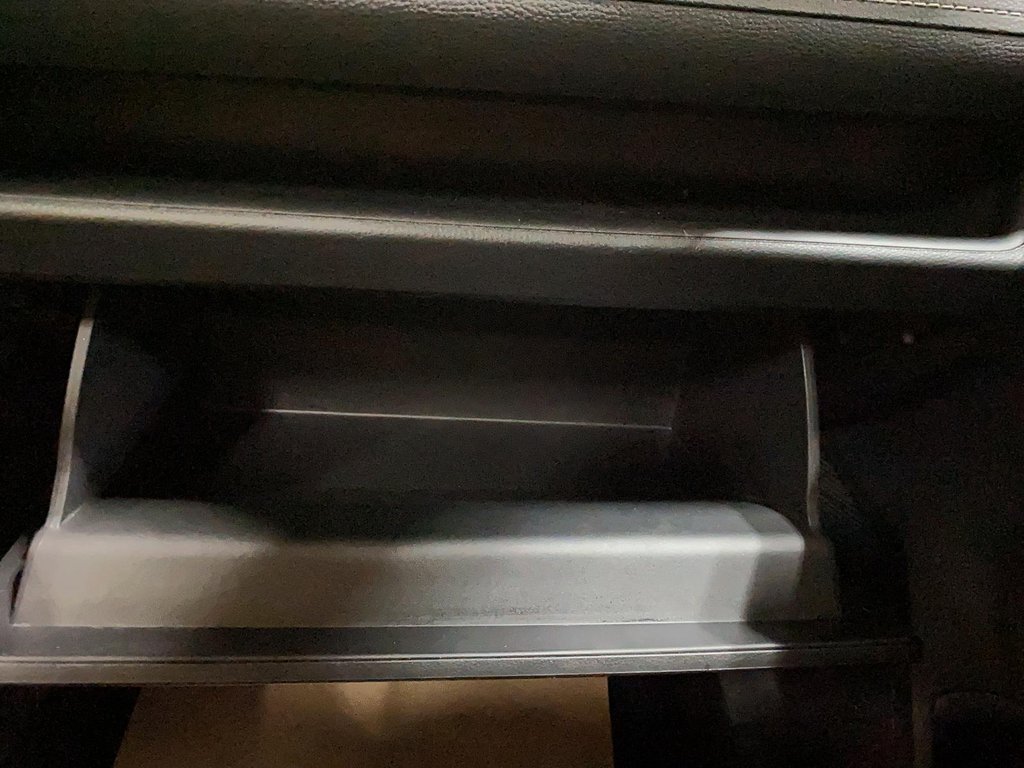 2020 Toyota RAV4 XLE in Jonquière, Quebec - 16 - w1024h768px