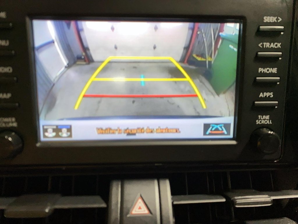 2020 Toyota RAV4 XLE in Jonquière, Quebec - 18 - w1024h768px