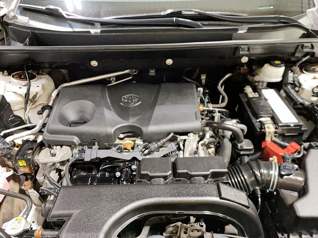 2020 Toyota RAV4 XLE in Jonquière, Quebec - 7 - w1024h768px