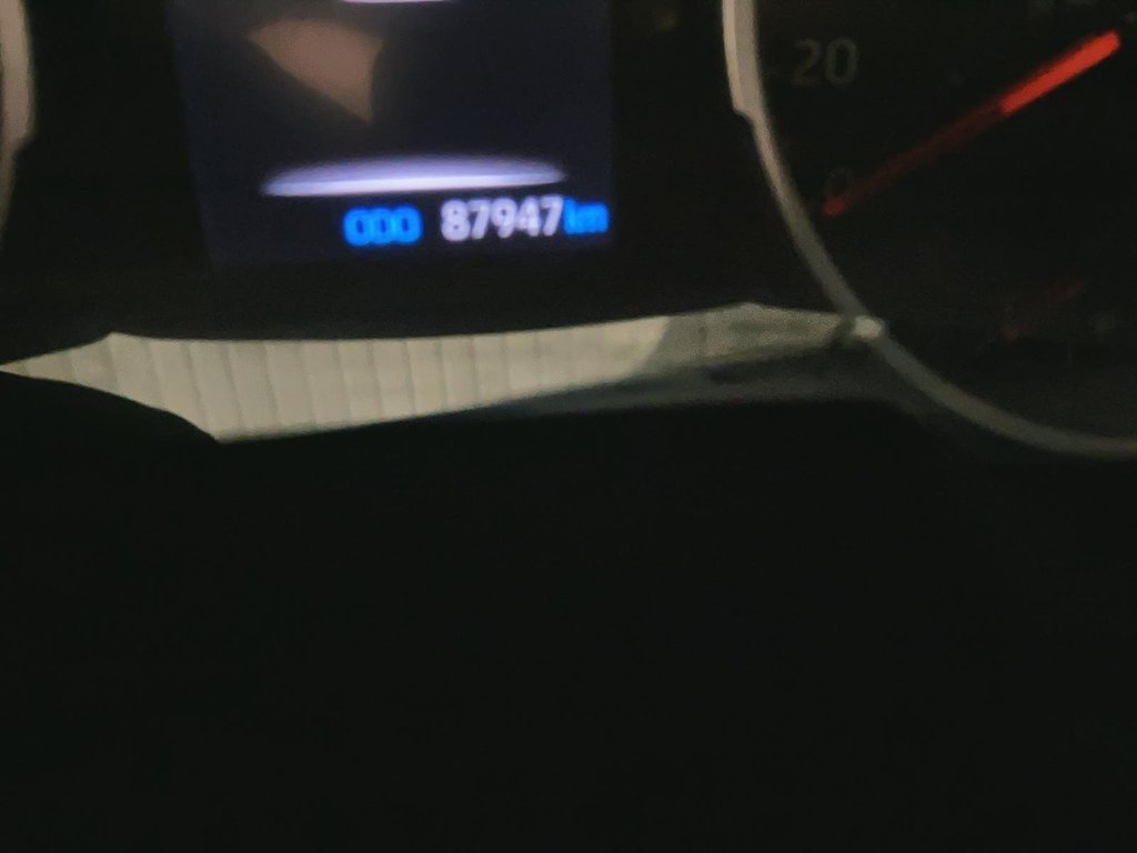 2020 Toyota RAV4 XLE in Jonquière, Quebec - 14 - w1024h768px
