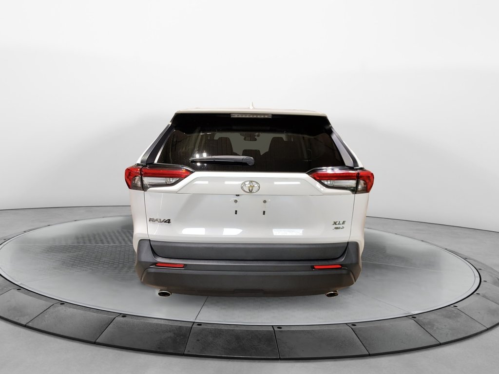 2020 Toyota RAV4 XLE in Jonquière, Quebec - 3 - w1024h768px