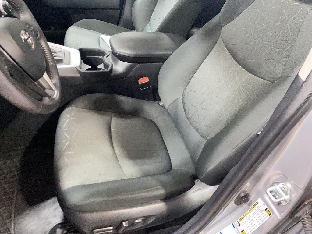 2021 Toyota RAV4 in Baie-Comeau, Quebec - 13 - w1024h768px