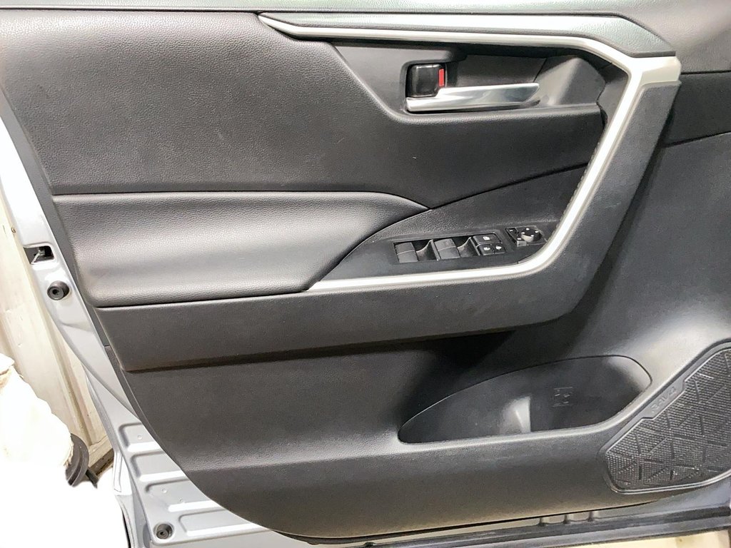 2021 Toyota RAV4 in Baie-Comeau, Quebec - 10 - w1024h768px