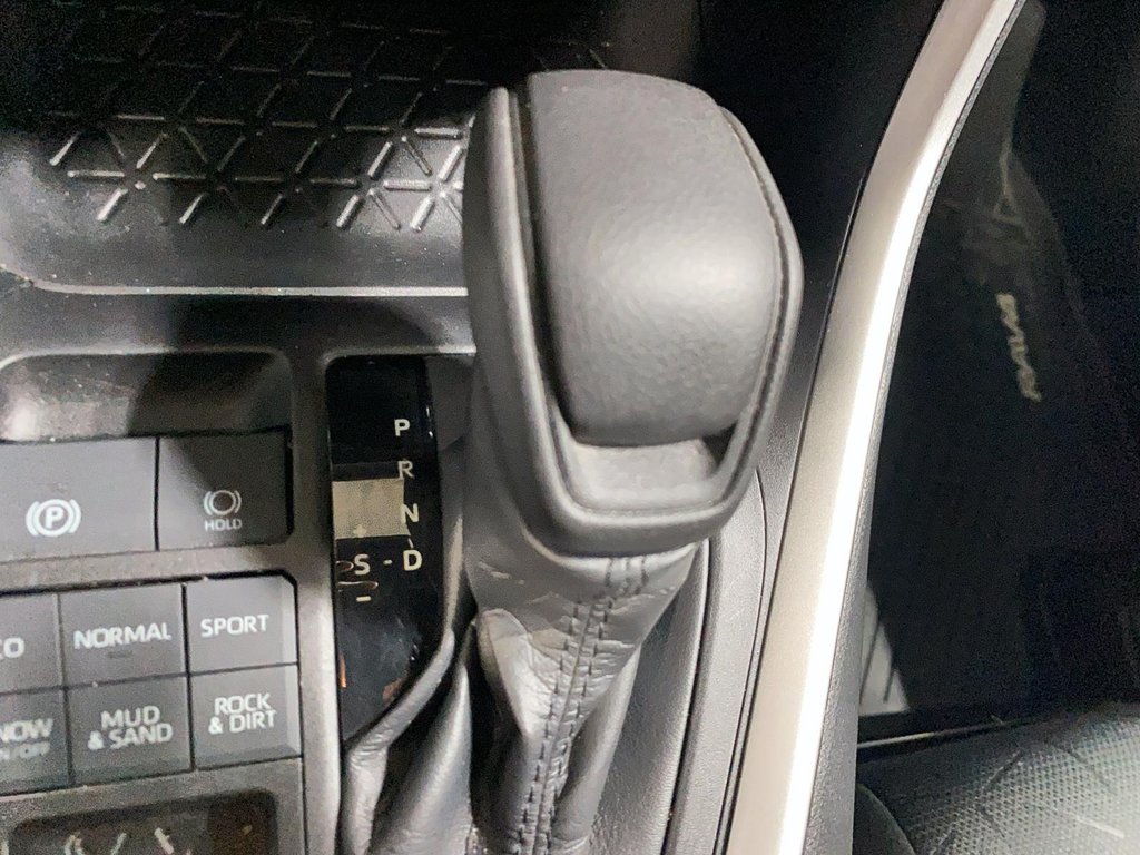 2021 Toyota RAV4 in Baie-Comeau, Quebec - 15 - w1024h768px