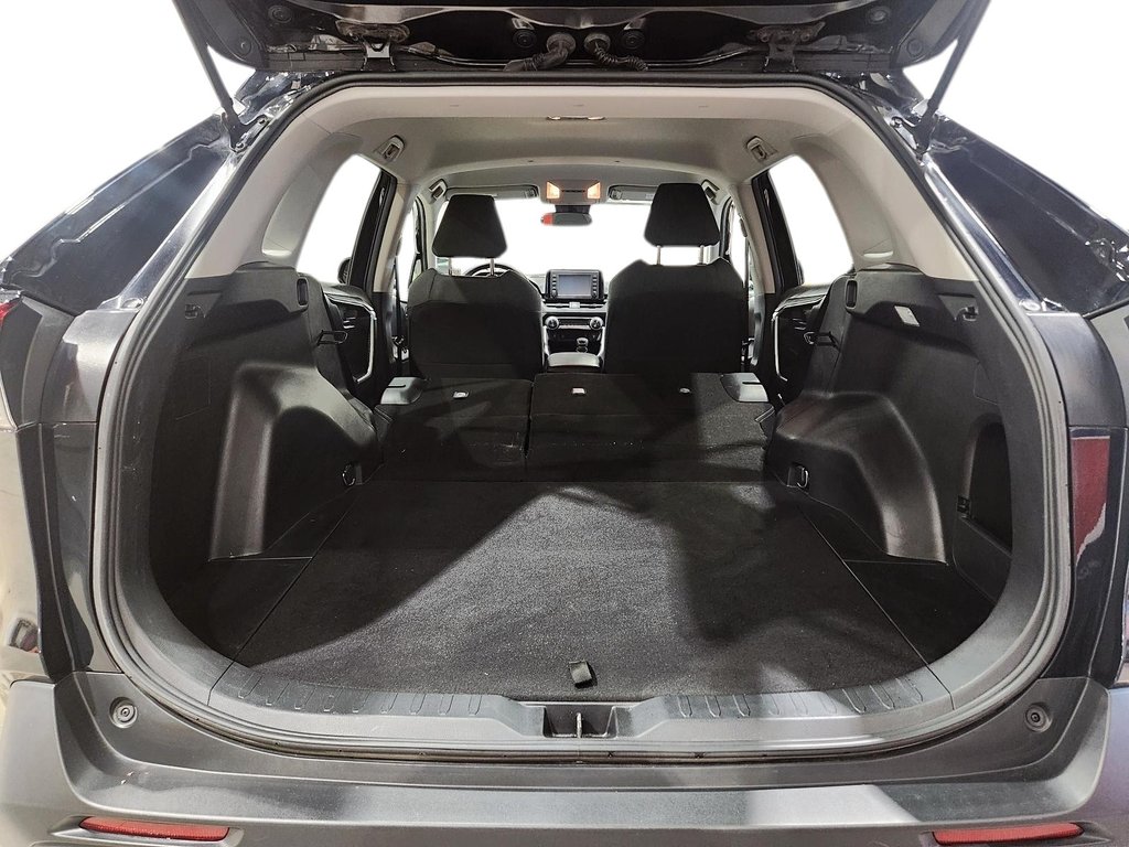 2021 Toyota RAV4 LE in Chicoutimi, Quebec - 9 - w1024h768px