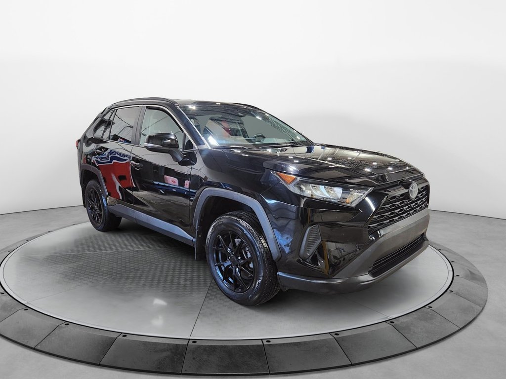 2021 Toyota RAV4 LE in Chicoutimi, Quebec - 2 - w1024h768px