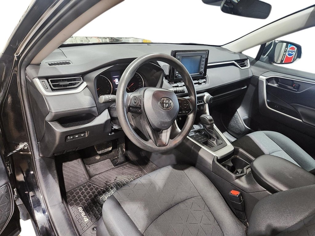 2021 Toyota RAV4 LE in Chicoutimi, Quebec - 14 - w1024h768px