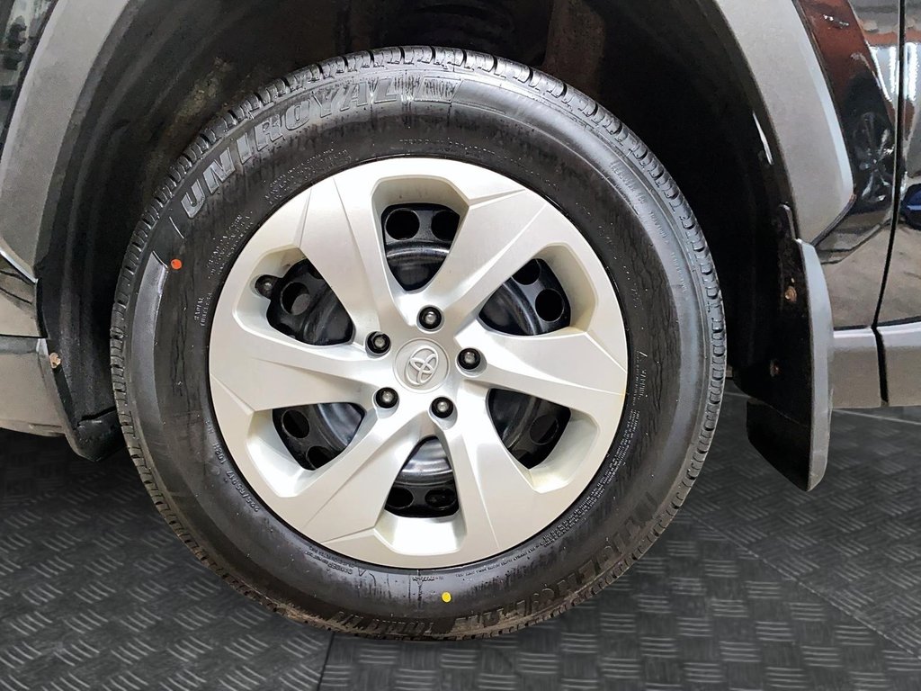 2021 Toyota RAV4 in Sept-Îles, Quebec - 7 - w1024h768px