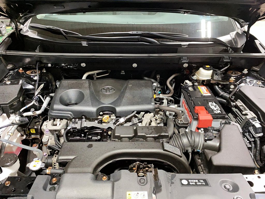 2021 Toyota RAV4 in Sept-Îles, Quebec - 8 - w1024h768px