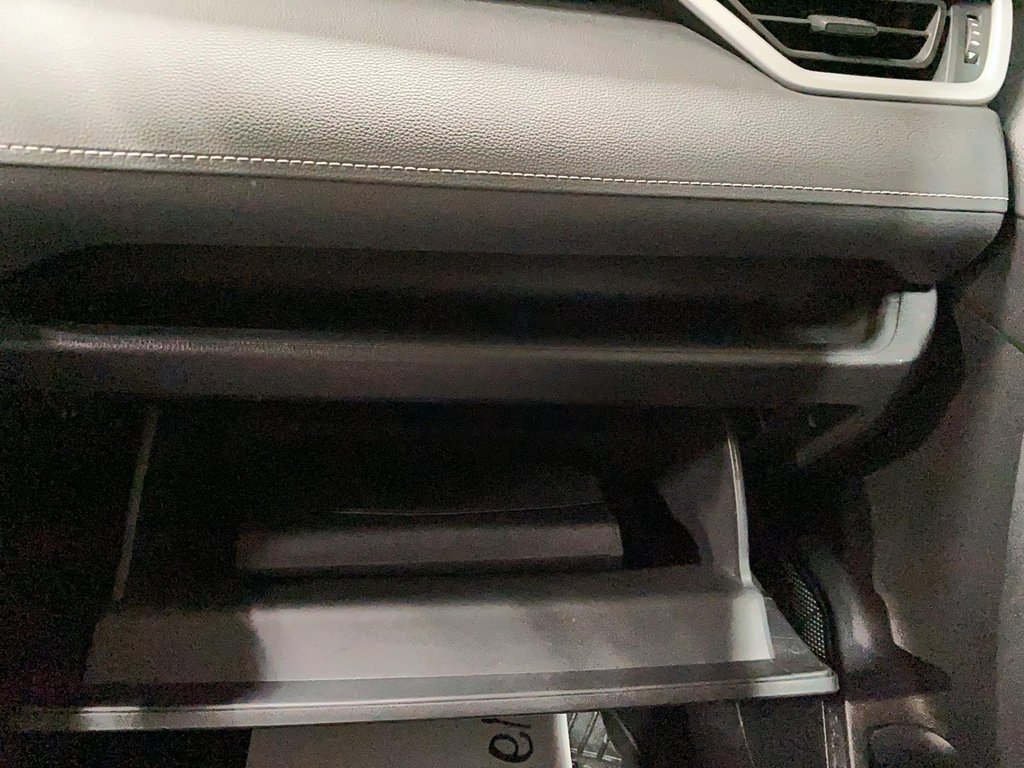 2021 Toyota RAV4 in Sept-Îles, Quebec - 16 - w1024h768px