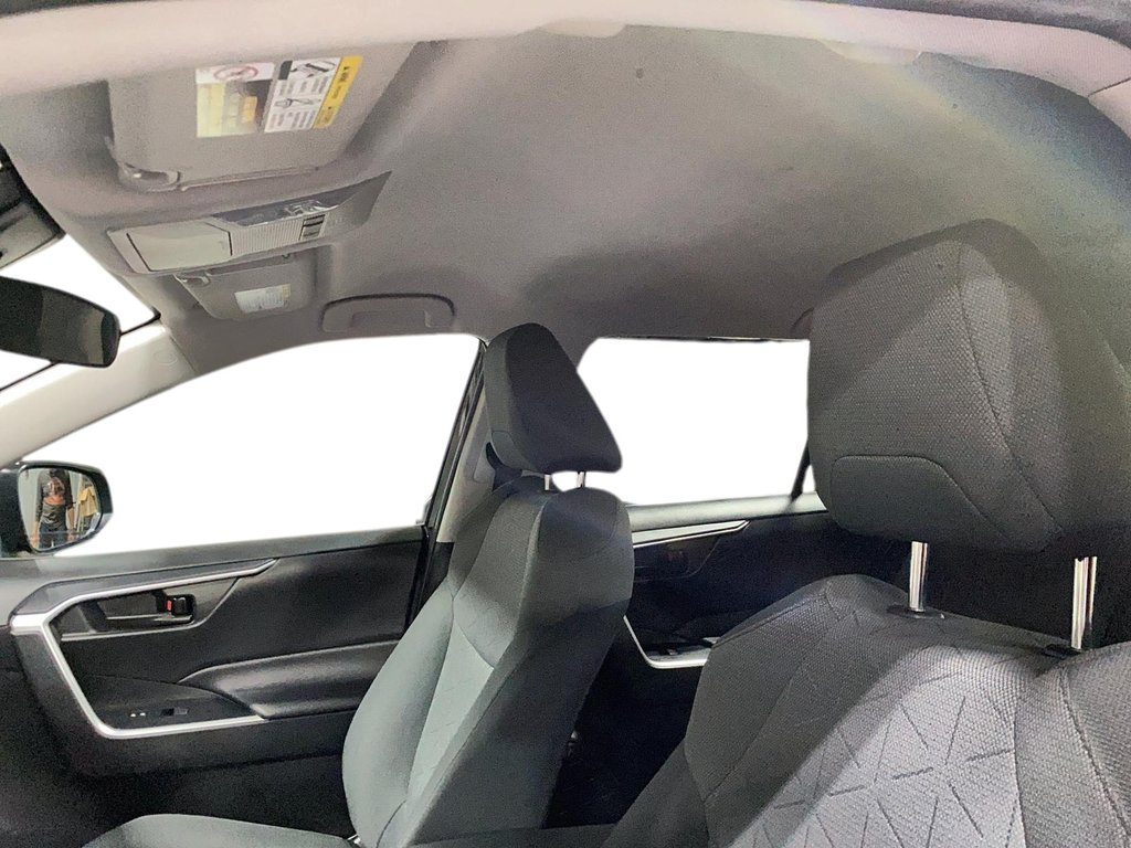 2021 Toyota RAV4 in Sept-Îles, Quebec - 12 - w1024h768px