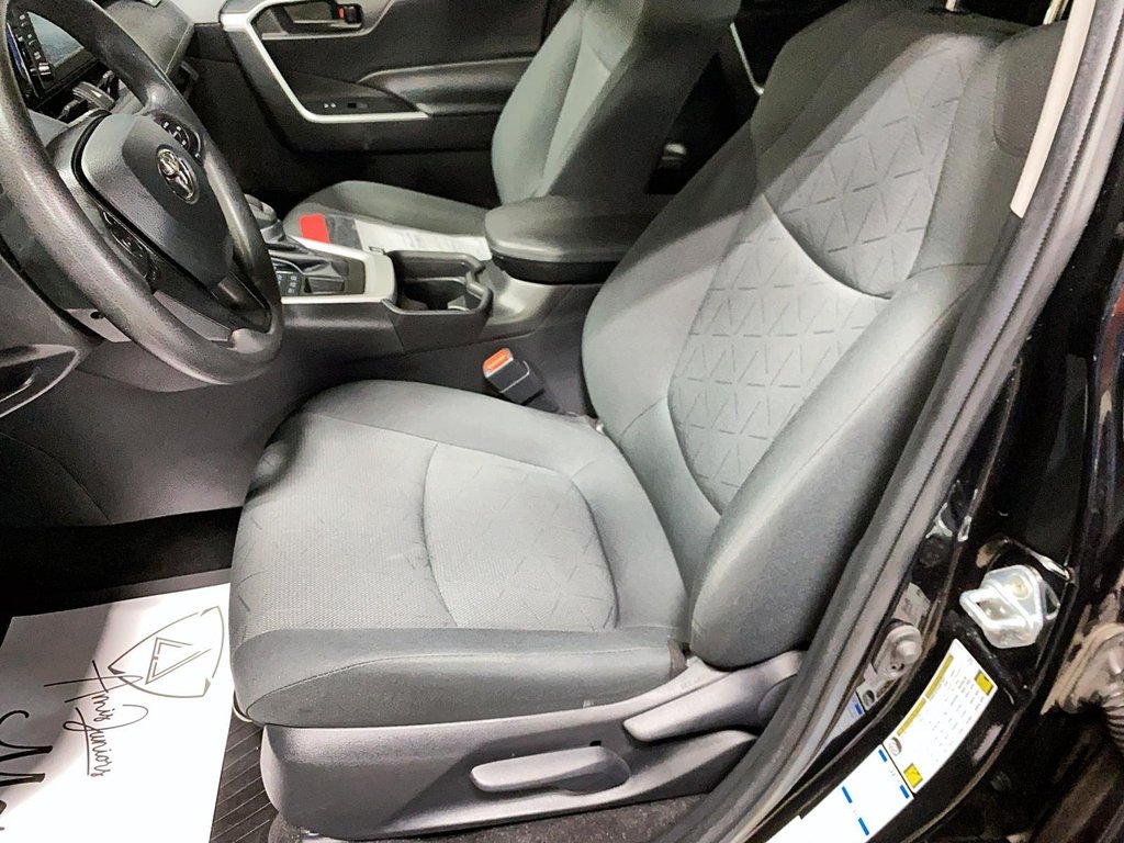 2021 Toyota RAV4 in Sept-Îles, Quebec - 11 - w1024h768px