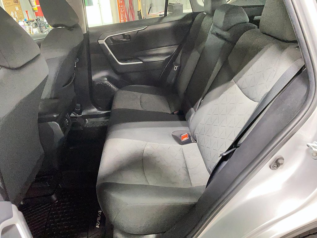 Toyota RAV4  2022 à Baie-Comeau, Québec - 15 - w1024h768px