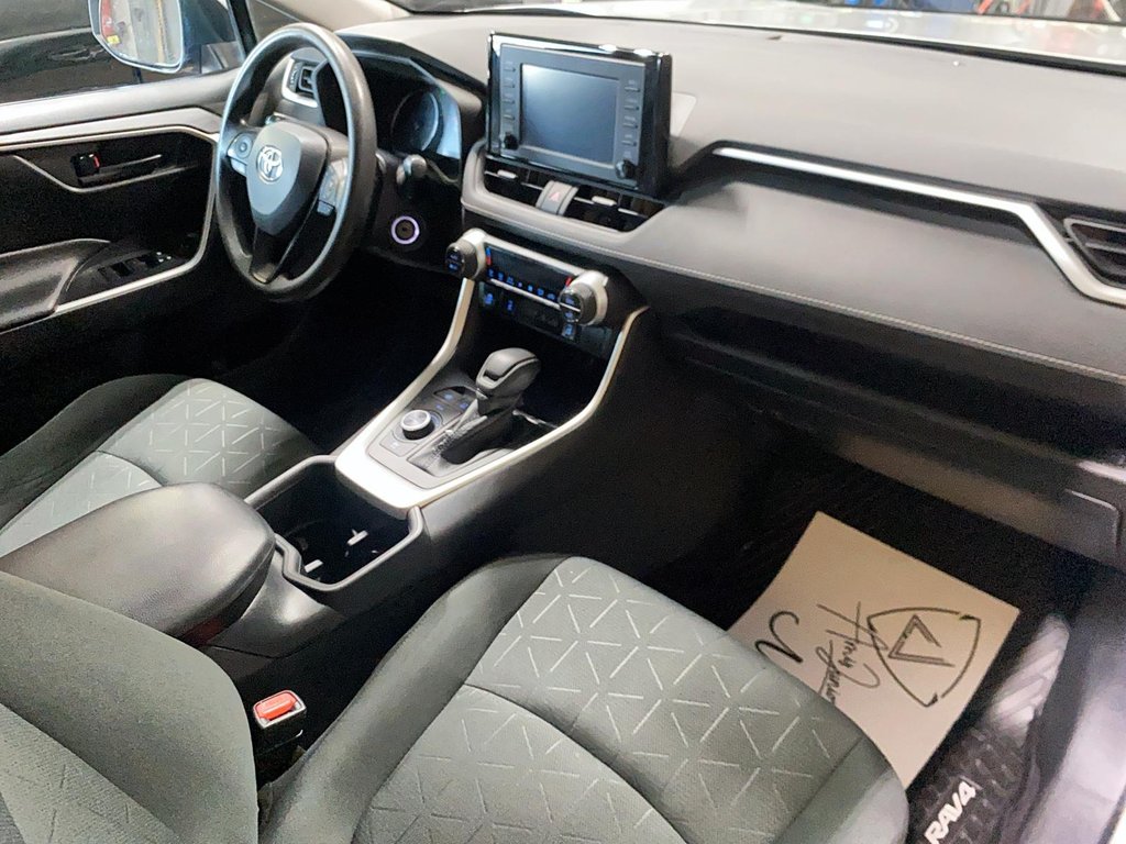 2022 Toyota RAV4 in Sept-Îles, Quebec - 16 - w1024h768px