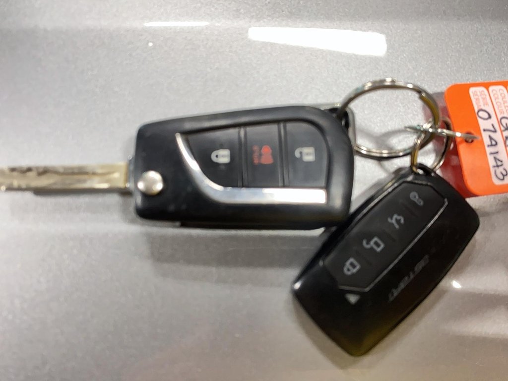 2022 Toyota RAV4 in Sept-Îles, Quebec - 17 - w1024h768px