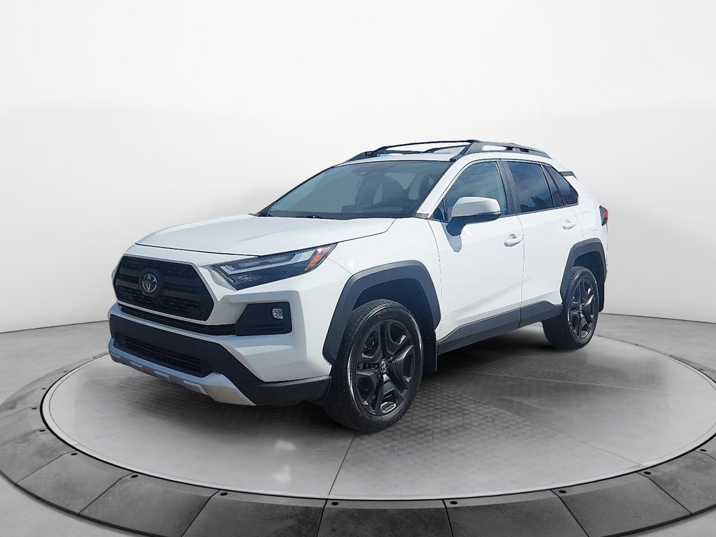 Toyota RAV4  2022 à Baie-Comeau, Québec - 1 - w1024h768px