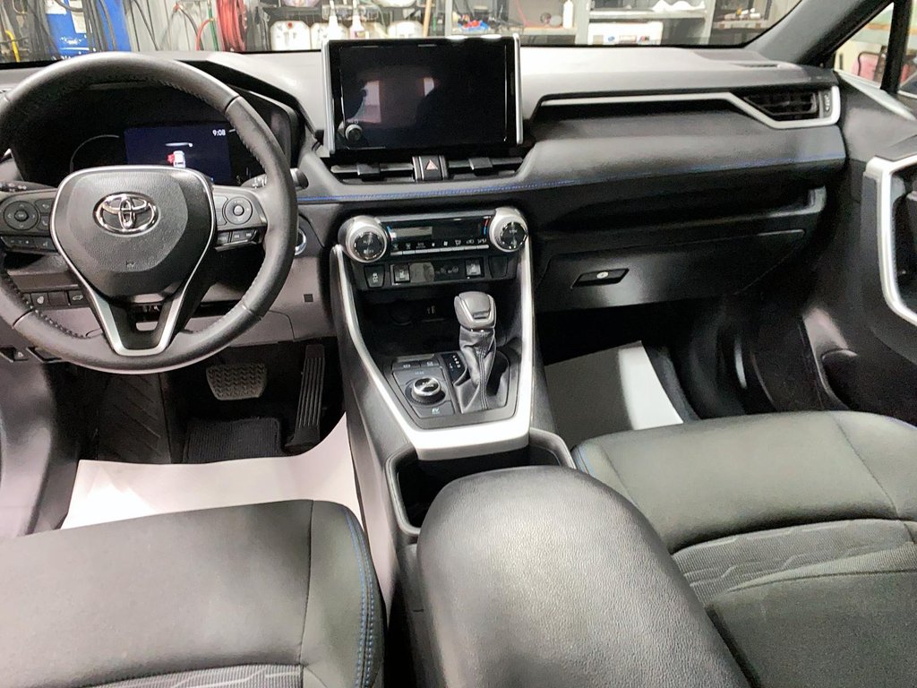 Toyota RAV4  2023 à Baie-Comeau, Québec - 11 - w1024h768px