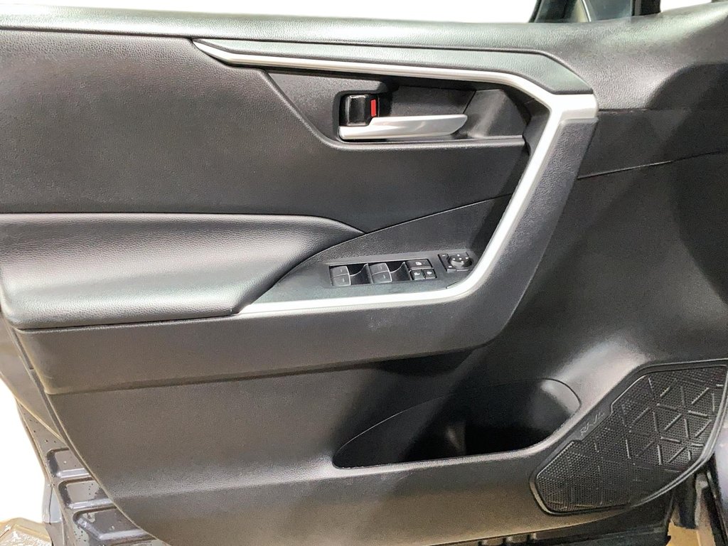 Toyota RAV4  2023 à Baie-Comeau, Québec - 10 - w1024h768px