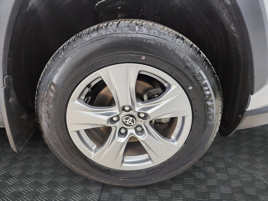 Toyota RAV4 XLE 2023 à Chicoutimi, Québec - 10 - w1024h768px