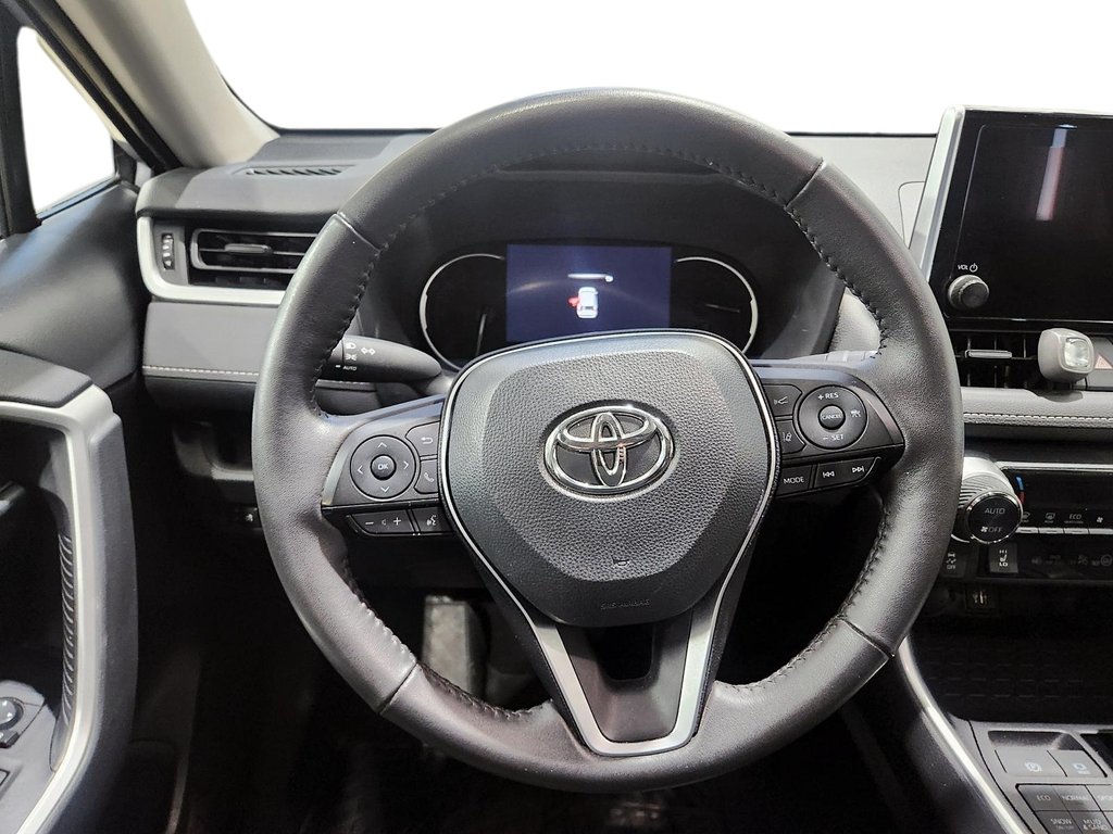 Toyota RAV4 XLE 2023 à Chicoutimi, Québec - 17 - w1024h768px